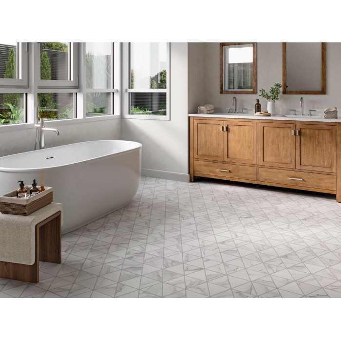 Triangle Spezia 28x48.5 cm Suelo y Pared